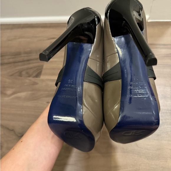 Ruthie Davis peep toe pumps - Picture 3 of 4
